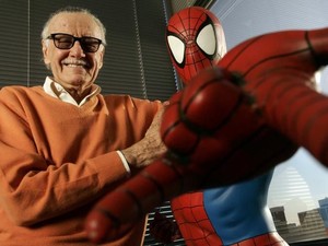 Rumah Terakhir yang Dibeli Mendiang Stan Lee Kini Dijual, Ada Patung Spidermannya