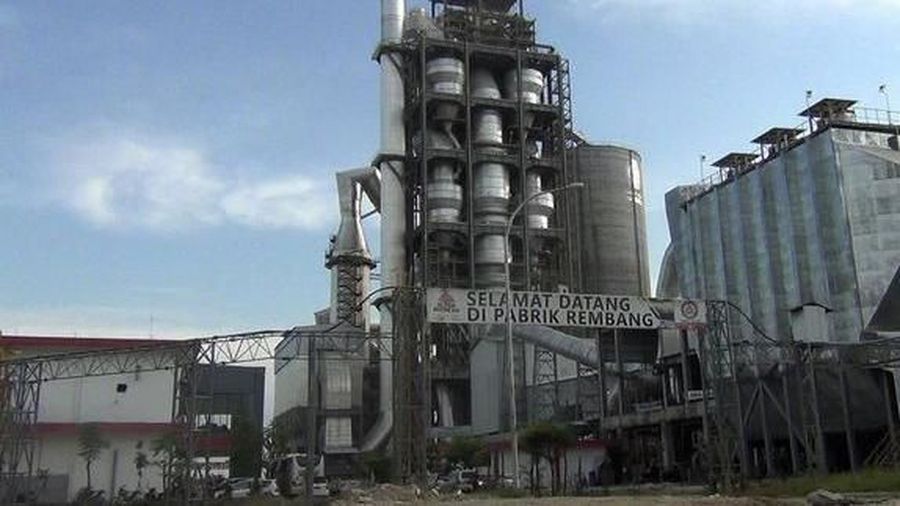 Investor tampaknya kurang berkenan dengan laporan kinerja perseroan pada kuartal I-2019 yang justru tertekan setelah mengakuisisi PT Holcim Indonesia Tbk (SMCB)