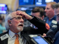 Inflasi Produsen Tetap Panas, Wall Street Dibuka Loyo