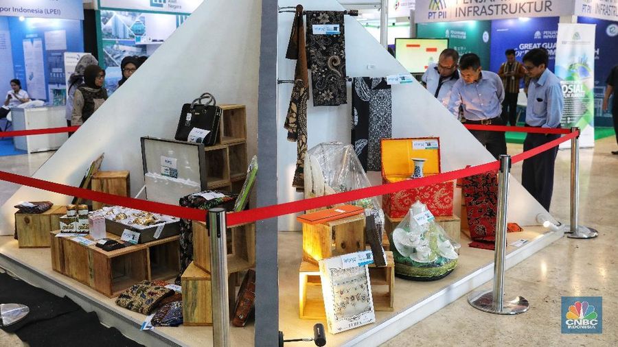 Kementerian keuangan akan melelang sebanyak 52 barang gratifikasi dengan nilai barang yang dilelang tidak lebih dari Rp 50 juta.