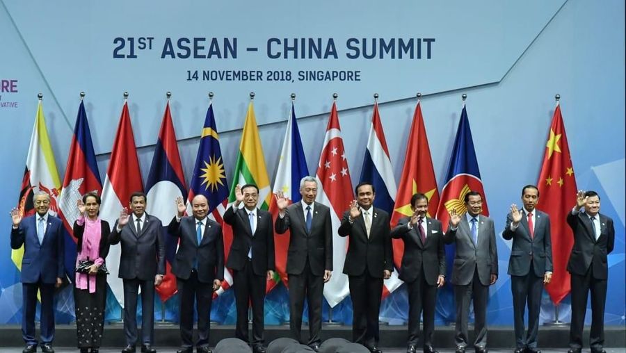 Presiden Joko Widodo mengajak ASEAN dan China untuk berkolaborasi di bawah konsep Indo-Pasifik.