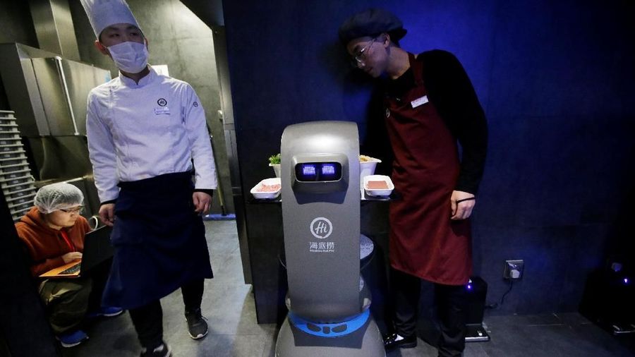 AS dan China memimpin dalam cara menyebarkan AI untuk mengotomatisasi tugas kantor, mendukung mengemudi otonom, atau asisten suara digital.