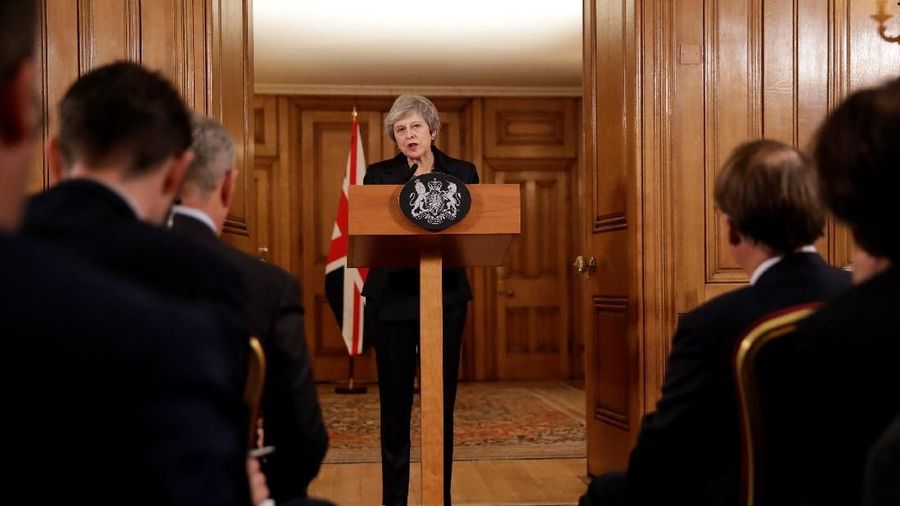 Mosi tidak percaya pada Theresa May muncul karena belum jelaskan soal rencana perceraian Inggris dari Uni Eropa.
