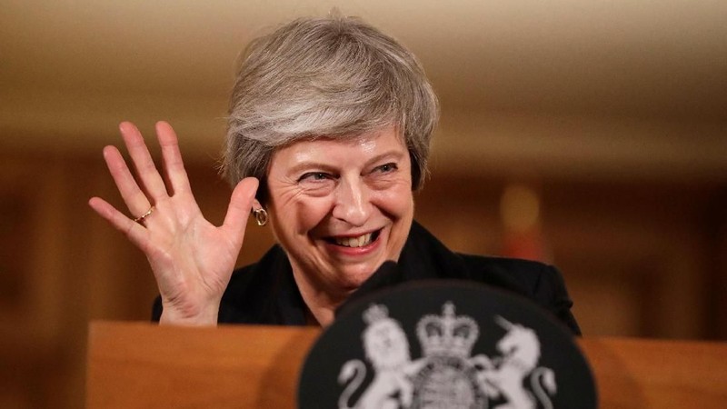 Theresa May berjuang meloloskan rancangan kesepakatan keluarnya Inggris dari Uni Eropa (UE) atau Brexit dan masa depan karir politiknya di parlemen.