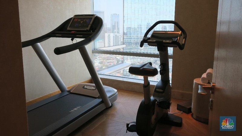 Kamar Raffles Suites terletak di lantai 25 Hotel Raffles, Jakarta. Kemegahan serta kamar yang begitu luas.