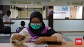 Penghapusan sanksi berupa denda untuk keterlambatan pembayaran pajak kendaraan bermotor tertuang dalam SK Kepala Badan Pajak dan Retribusi Daerah Provinsi DKI Jakarta Nomor 2315 tahun 2018. (CNNIndonesia/Adhi Wicaksono)