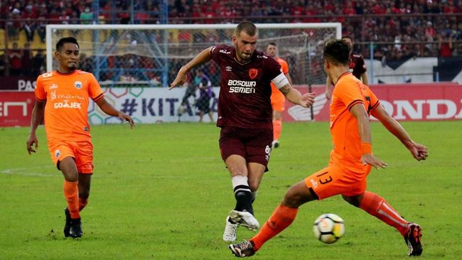 PT LIB Siapkan Dua Piala Liga 1 2018 untuk Persija dan PSM