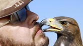 Burung Elang Emas berusia dua tahun yang dipelihara oleh Yasser al-Khawanky.