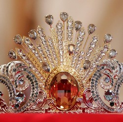 Heboh! Mrs World Copot Paksa Mahkota Mrs Sri Lanka