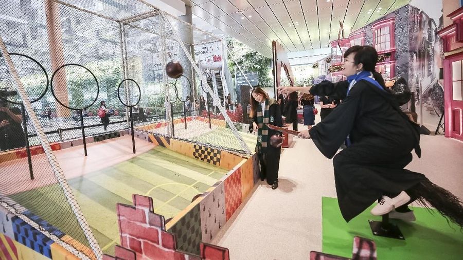 Bandara Changi akan dihiasi dengan empat buat set berukuran asli yang tersebar di tiga terminal.