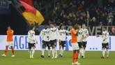 Keunggulan Jerman bertambah menjadi 2-0 pada menit ke-20 ketika tendangan kaki kiri Leroy Sane yang tidak mampu dihentikan kiper Jasper Cillessen. (REUTERS/Leon Kuegeler)