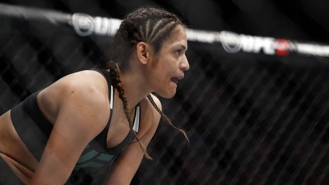 Petarung Wanita UFC Marah Harus Telanjang di Timbang Badan