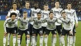 Timnas Jerman yang sudah dipastikan degradasi ke Liga B UEFA Nations League menjamu timnas Belanda pada laga terakhir Grup 1 Liga A di Veltins Arena, Gelsenkirchen, Senin (19/11). (REUTERS/Leon Kuegeler)