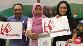 Perjuangkan PK, Baiq Nuril Tak Berharap Amnesti Jokowi