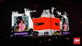 Taylor Swift selalu membuka konser 'Reputation Stadium Tour' melalui single pembuka albumnya, '...Ready For It?'. (CNN Indonesia/Agniya Khoiri)