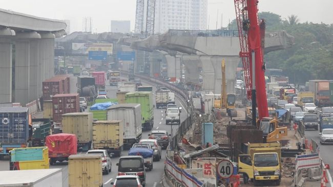 Padat, Contraflow Tol Jakarta-Cikampek Diberlakukan di Km 34