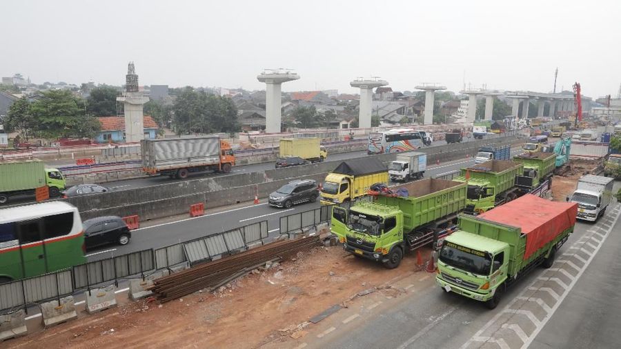 pengerjaan proyek Tol Jakarta-Cikampek (Japek) Elevated II dilanjutkan.