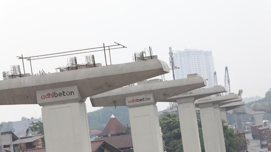 PT Adhi Karya Tbk (ADHI) menjelaskan skema pembangunan kereta ringan (light rail transit/LRT) dengan skema melayang (elevated).