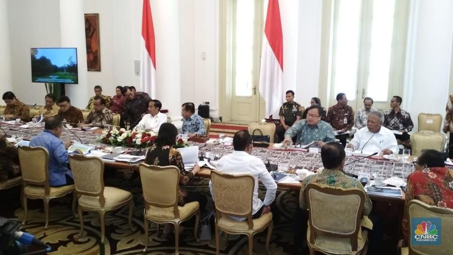 Revisi undang-undang minyak dan gas nomor 22 tahun 2001 akhirnya jadi perhatian Presiden Joko Widodo.