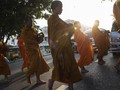 FOTO: Kala Biksu Thailand Melawan Krisis Obesitas