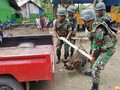 Prajurit TNI Amankan Bom di Perkampungan Papua