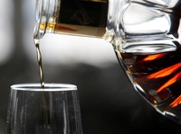 Waspada, Ini Gejala Langka Kanker Ketika Minum Alkohol