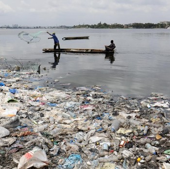Sedih! Lautan Nan Indah Kini Tertutup Sampah Plastik