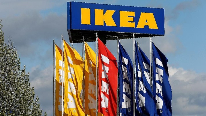 FILE PHOTO: Flags and the company's logo are seen outside of an IKEA Group store in Spreitenbach, Switzerland April 27, 2016. REUTERS/Arnd Wiegmann/File Photo