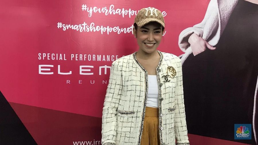 Ayu Dewi cerita repotnya ikut lelang tas impian 