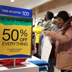 Mengenal Black Friday & Alasan Banyak Barang Diskon Gede