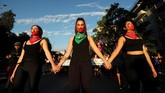 Demonstrasi ini merupakan bagian dari peringatan Hari Penghapusan Kekerasan terhadap Perempuan Internasional yang puncaknya jatuh tiap tanggal 25 November. (Reuters/Ivan Alvarado)