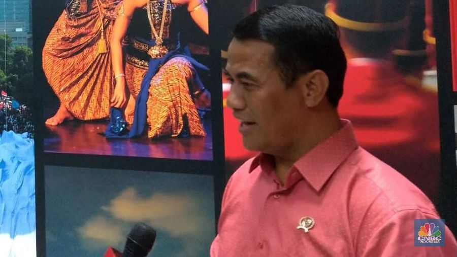 Menteri Pertanian Amran Sulaiman mengucap syukur ketika mendengar kabar bahwa ia bersama tiga menteri lain mendapatkan kenaikan bonus dari Presiden Joko Widodo.
