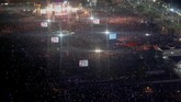 Pendukung Partai Kuomintang yakni Calon Walikota Kaohsiung Han Kuo-yu menghadiri kampanye untuk pemilihan lokal di Kaohsiung pada 23 November 2018.(REUTERS/Tyrone Siu)