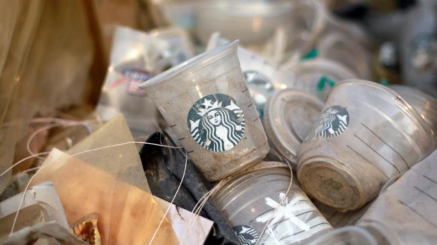 Starbucks memiliki 3.600 gerai di China.
