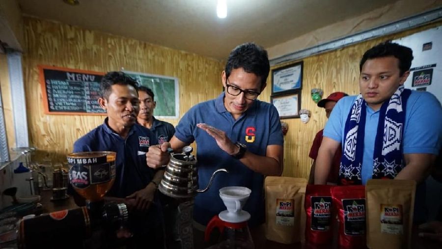 Perusahaan yang sahamnya yang juga dimiliki Sandiaga Uno terpantau ditransaksikan oleh investor asing.