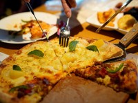 AI Google Sarankan Masak Pizza Pakai Lem