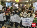 Bawa Sembako, Sekelompok Emak Beri Dukungan ke Jokowi-Ma'ruf