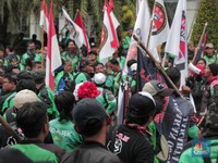 Jadi Ojek Online Legal? Simak Nih Bocoran Aturan Tarifnya!