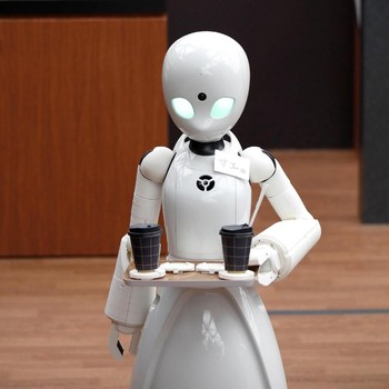 Wow! Ada Robot Pelayan yang Dikendalikan oleh Disabilitas