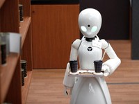 Wow! Ada Robot Pelayan yang Dikendalikan oleh Disabilitas