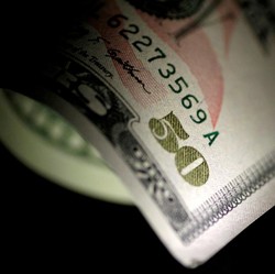 Dolar Eksportir Wajib Konversi ke Rupiah Saat Kondisi Darurat