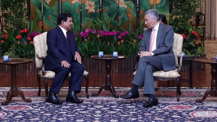 Calon Presiden nomor urut 02, Prabowo Subianto bertemu dengan Perdana Menteri Singapura, Lee Hsien Loong di Singapura pada Senin (26/11/208)