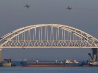 Rusia Tembaki & Sita 3 Kapal Ukraina yang Lintasi Laut Crimea
