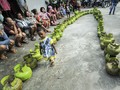 FOTO: Antrean Panjang Demi LPG 3 Kg di Palembang