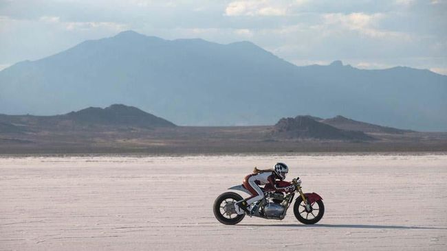 Naik Motor, Gadis 18 Tahun Ngebut Sampai 252 Km per Jam