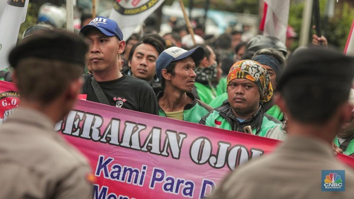 Aturan Ojek Online Terbit, Kemenhub Siap Sosialisasi Kementerian Perhubungan telah merilis aturan mengenai ojek online.
