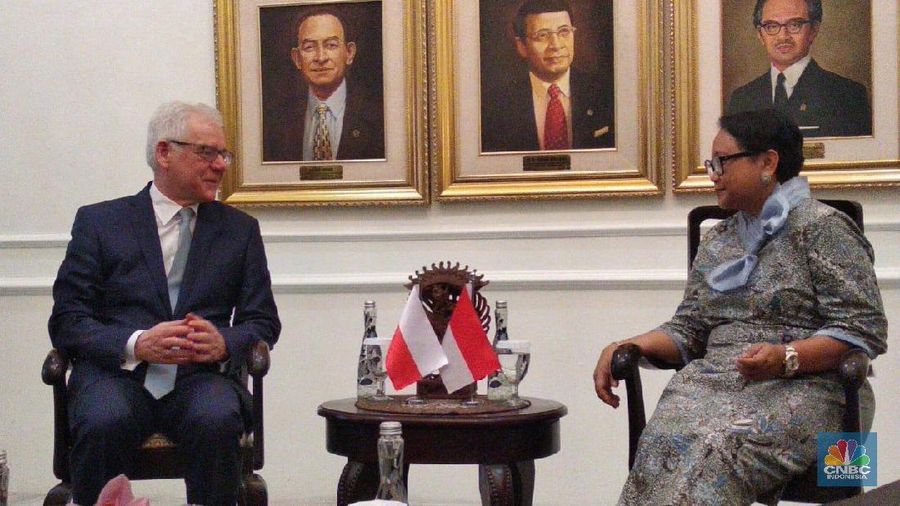 Polandia dan Indonesia telah berkomitmen untuk mempererat hubungan ekonomi kedua negara, kata Menteri Luar Negeri Retno Marsudi.