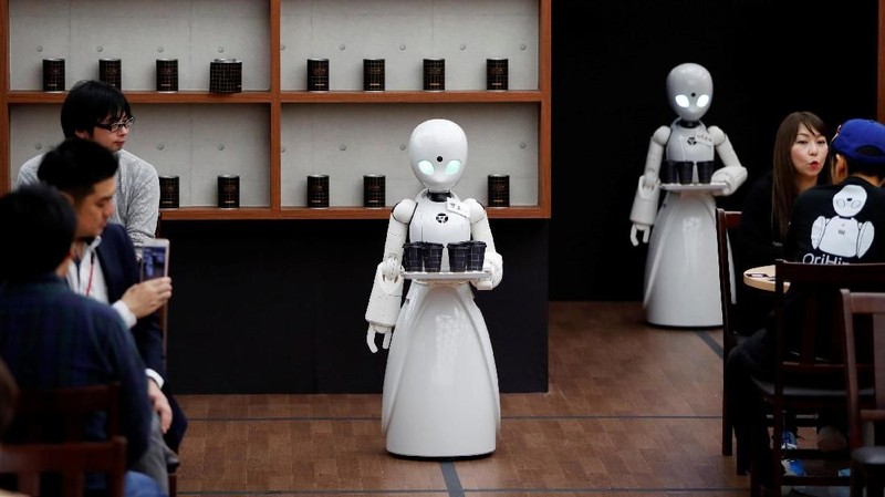 Sepuluh orang dengan penyakit ALS akan mendapatkan ¥ 1.000 atau sekitar Rp 128.000 per jam untuk mengendalikan robot.