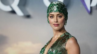 Topi Renang dan Gaun Couture Amber Heard di 'Aquaman'