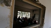 Setelah ISIS kalah pada Oktober 2017, pemerintah setempat kembali membuka 44 sekolah. (REUTERS/Aboud Hamam)